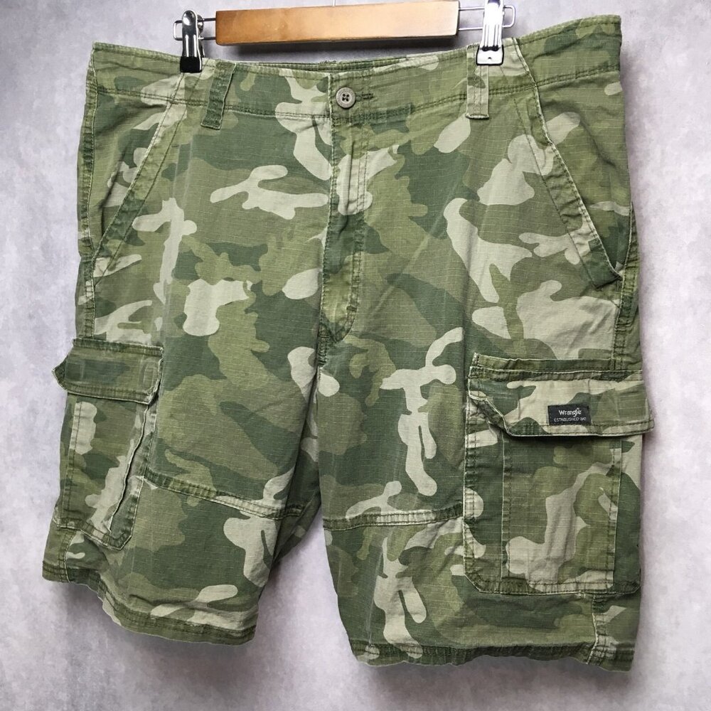 Wrangler Mens Camo Cargo Shorts size 40 Green‎ Camouflage Stretch Flex Pockets